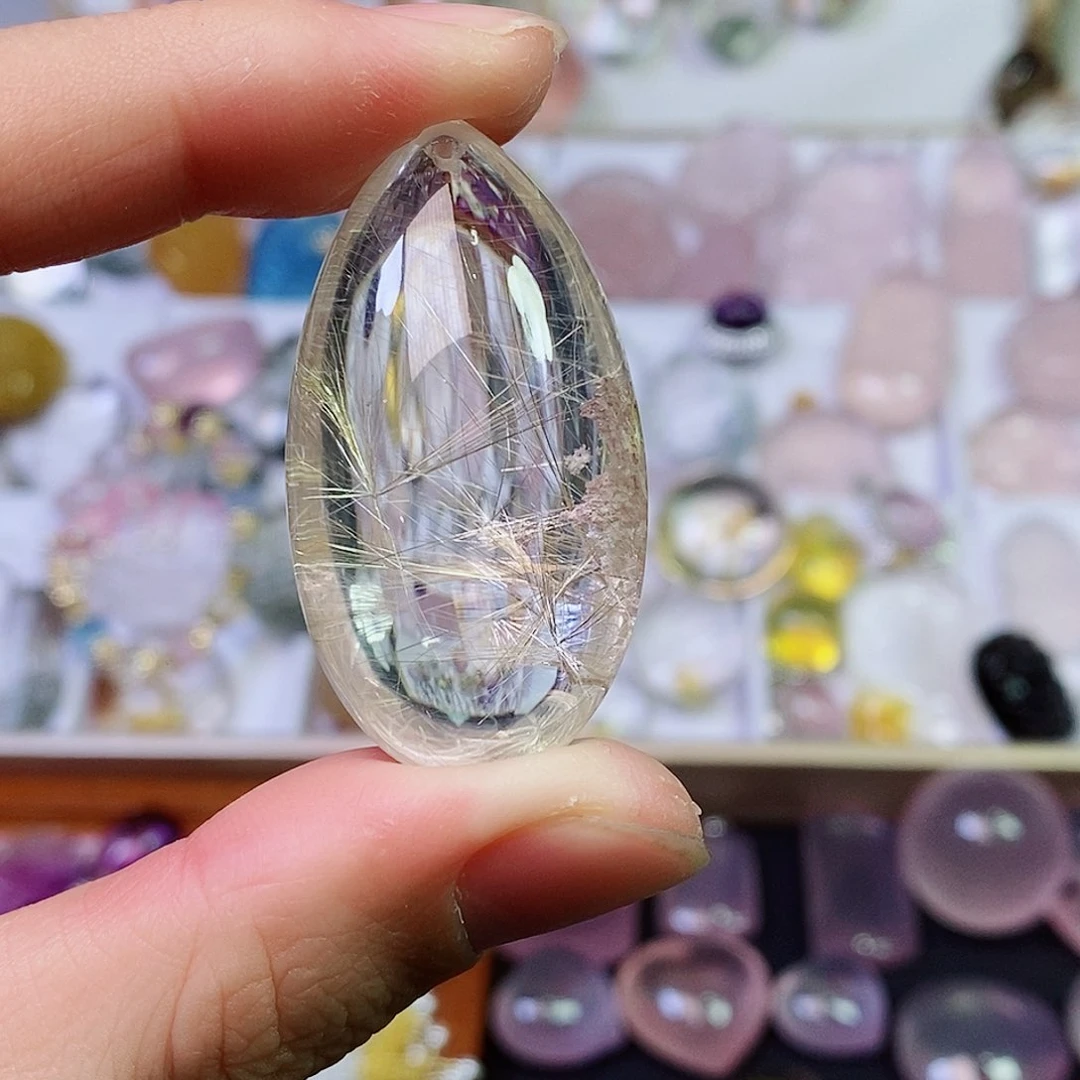 水晶吊坠(赠链)未镶嵌?****