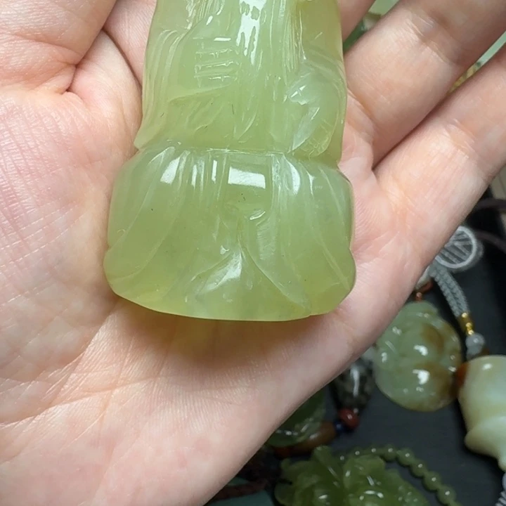 未镶嵌蛇纹石玉颈饰
