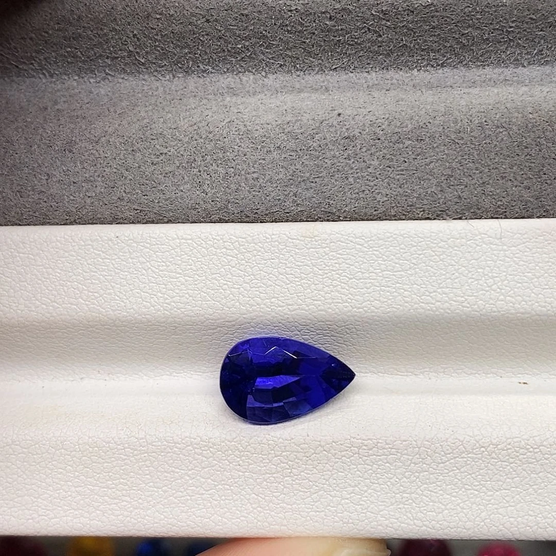 未镶嵌裸石坦桑石3.96克拉天然坦桑石