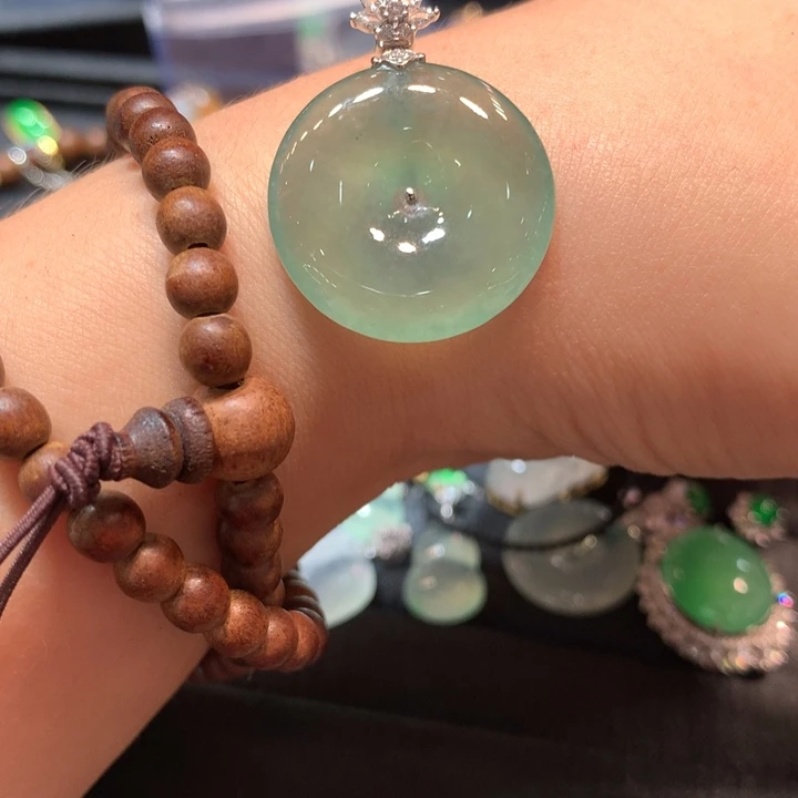 【闪购商品】翡翠18K金镶嵌颈饰翡翠