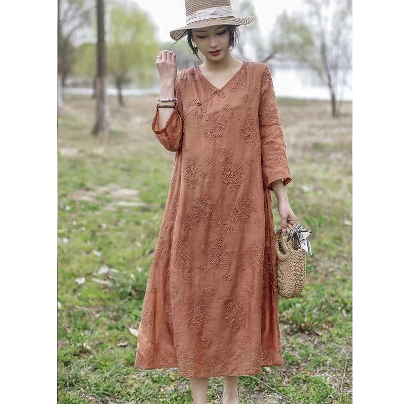 复古双层苎麻V领盘扣刺绣长款连衣裙女新款文艺大码显瘦气质长裙