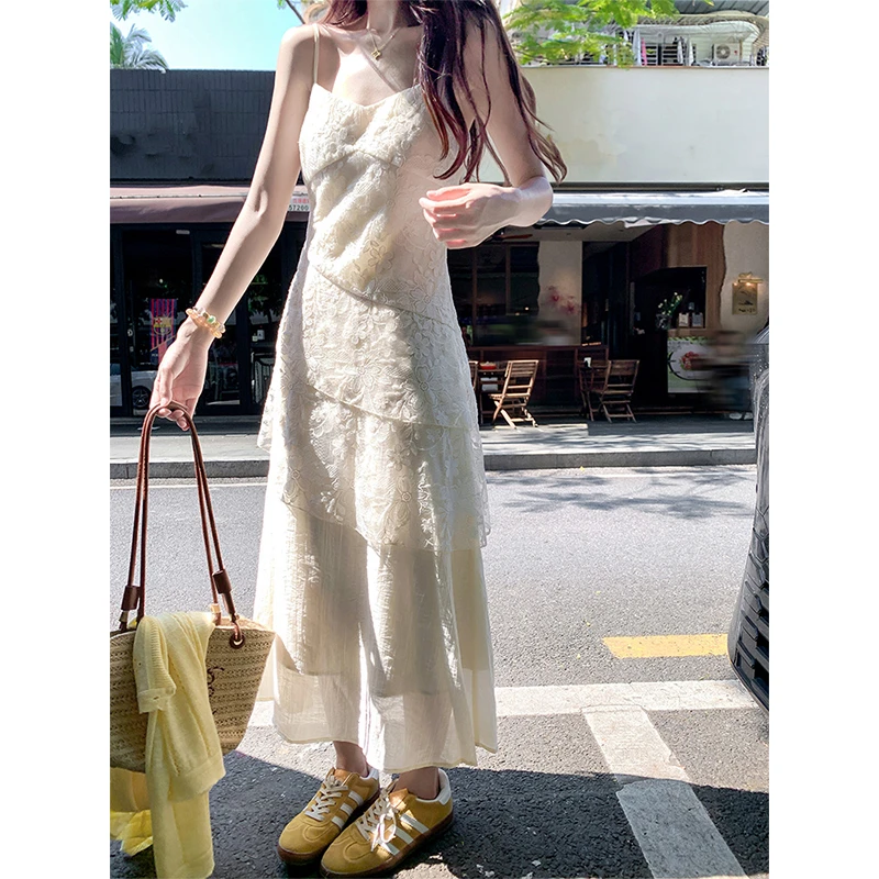 曾小咸 法式气质温柔风蕾丝v领无袖吊带连衣裙女夏季收腰长裙裙子
