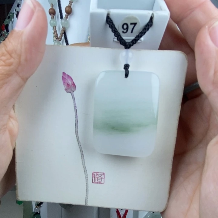 时***行石英质玉未镶嵌颈饰