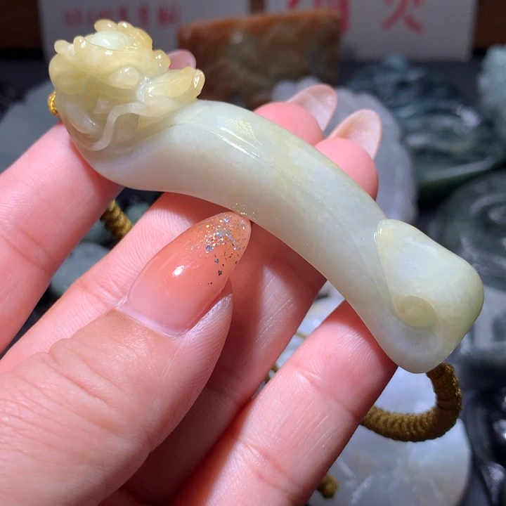 翡翠未镶嵌颈饰保真天然A货翡翠