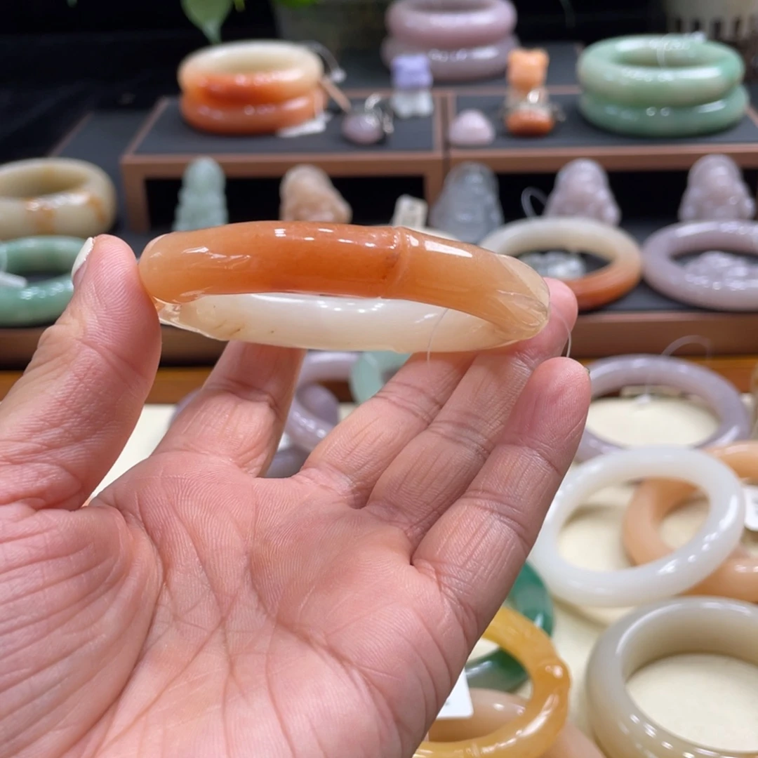 石英岩玉手镯未镶嵌桑*