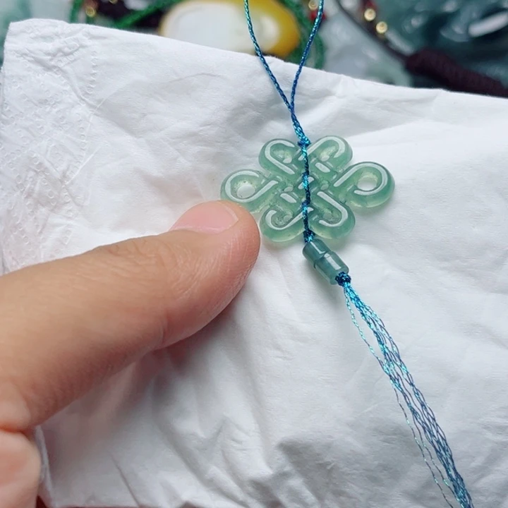 翡翠未镶嵌颈饰挂件