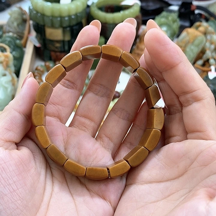 未镶嵌手链透闪石质玉越**好