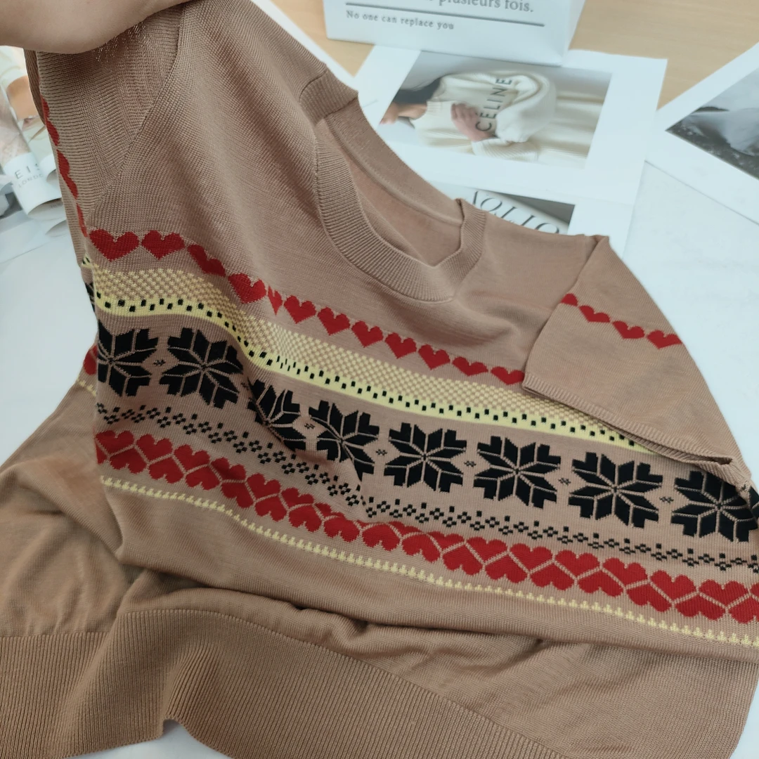 【例畔精选】2025新款时尚轻奢气质爱心提花高级减龄针织衫A408#