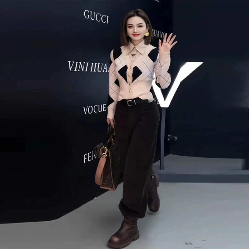 秋冬季新款女装韩版运动休闲设计感潮流风百搭毛衣开衫件两件套