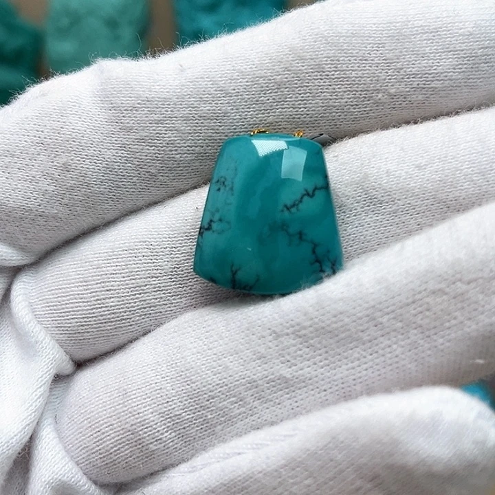 绿松石珠宝未镶嵌