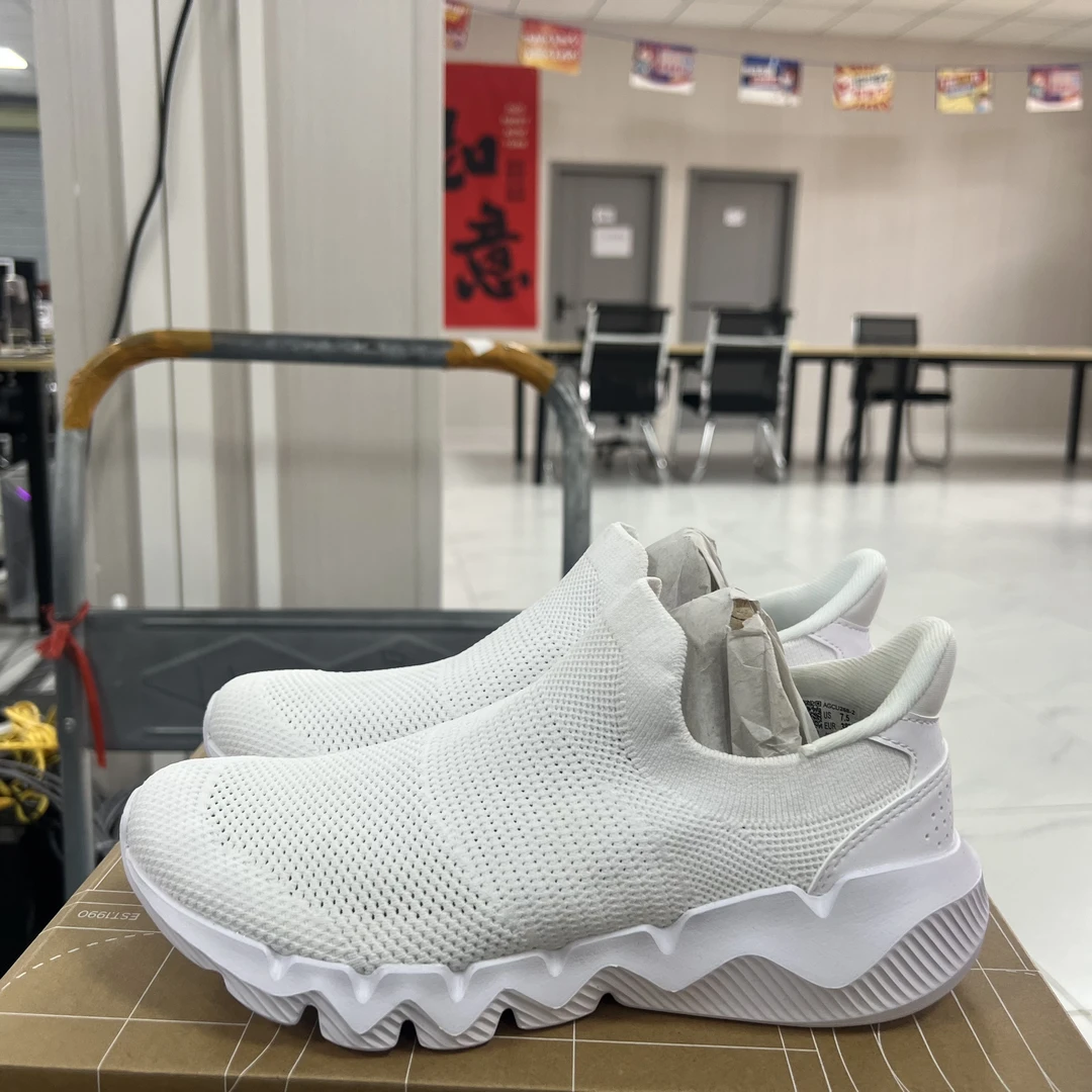 《B品以直播展示为准》色差（X1013)李宁女子休闲运动鞋AGCU258-2