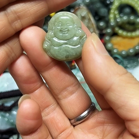 翡翠未镶嵌颈饰挂件