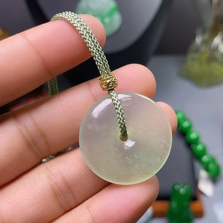 吊坠(赠链)未镶嵌翡翠