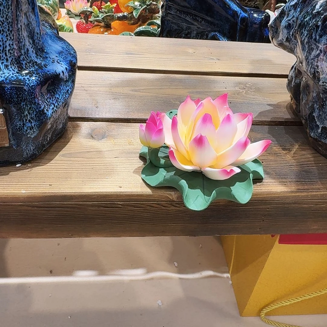 陶瓷莲花灯摆件的