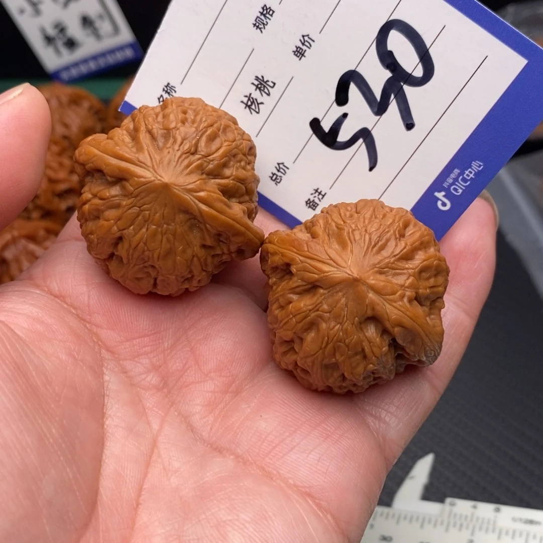 桃核把件铁锤妹妹37mom