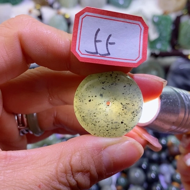 和田玉边角料未镶嵌