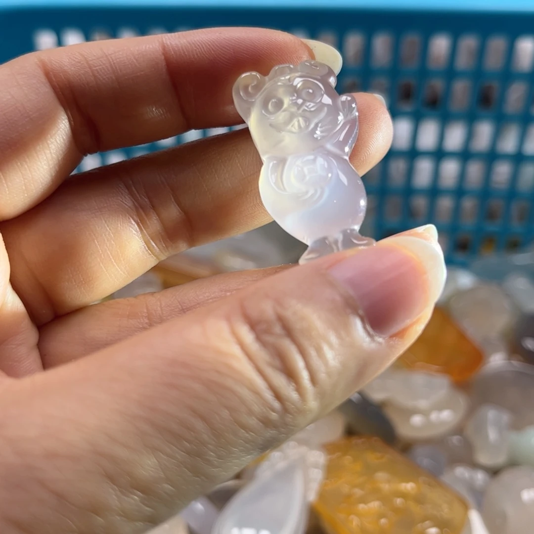 玛瑙/玉髓手镯未镶嵌一**何1