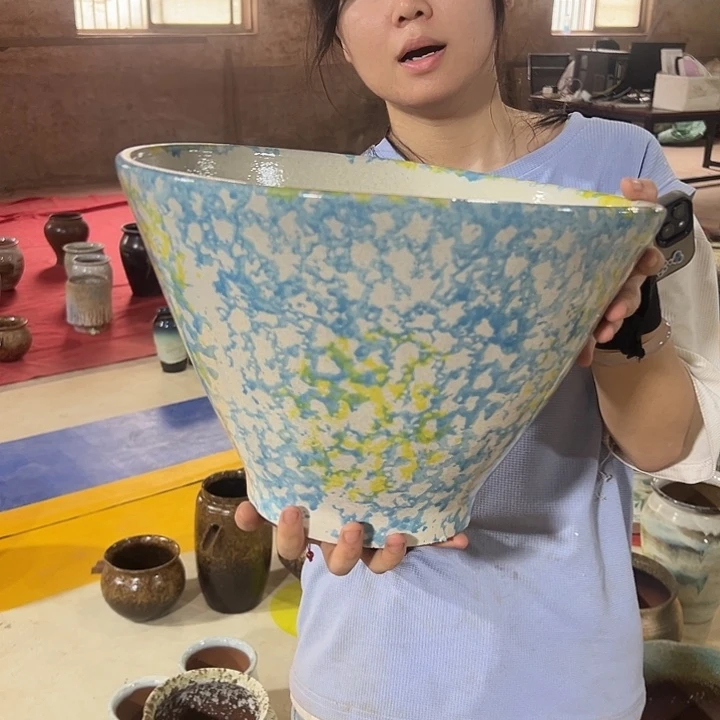 高度23厘米口33厘米