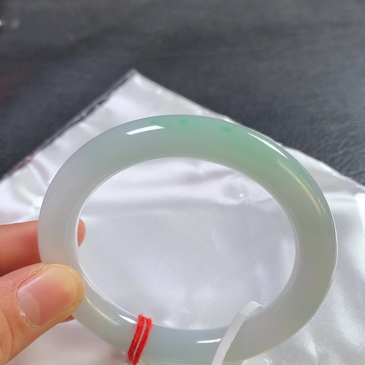 翡翠未镶嵌手镯（圆镯）55圈