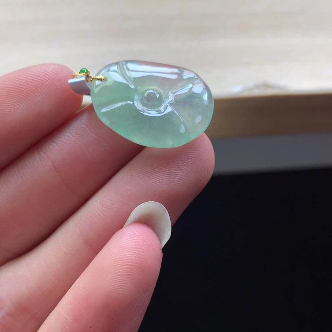 颈饰未镶嵌翡翠吊坠