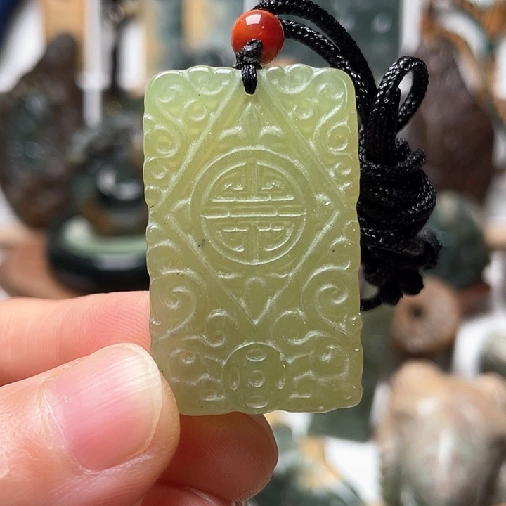 未镶嵌蛇纹石玉挂件