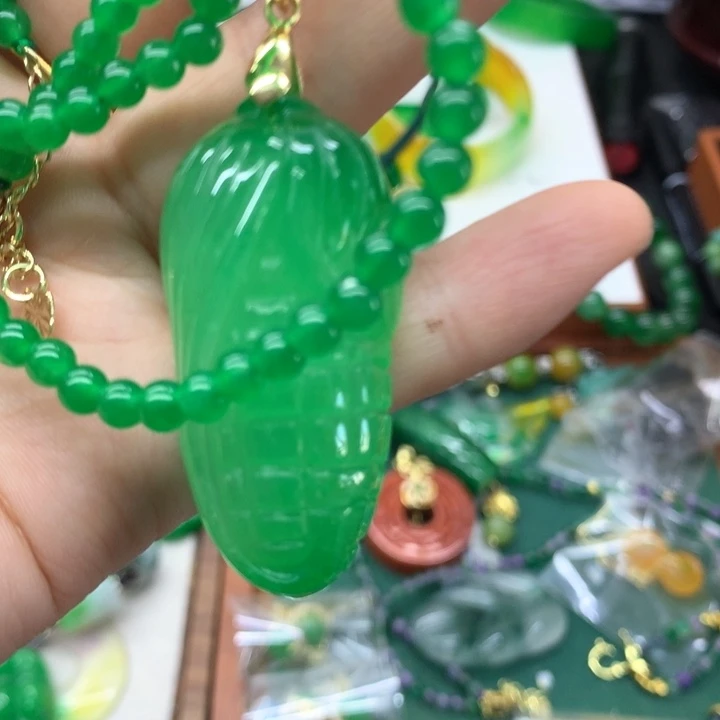 颈饰未镶嵌翡翠吊坠