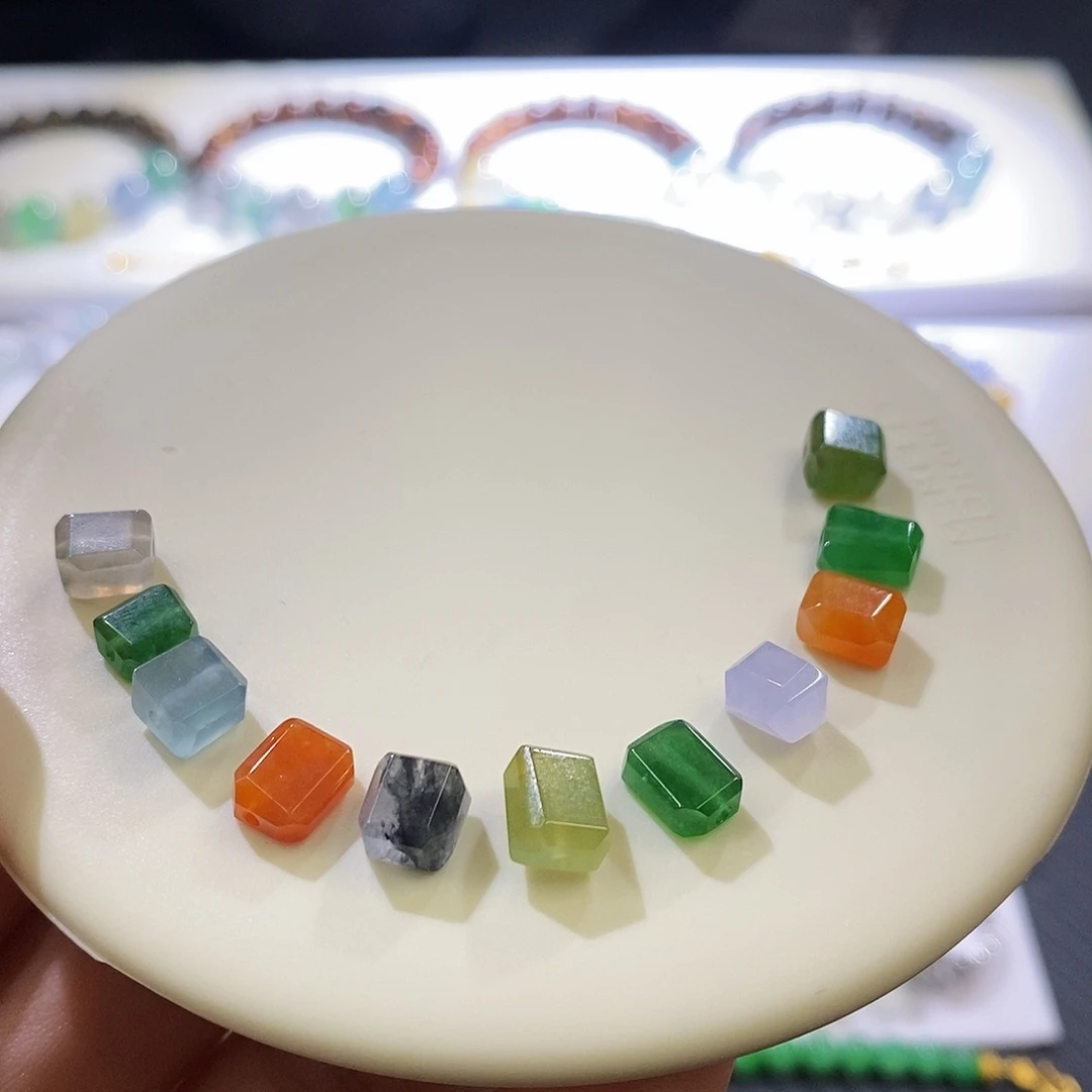 未镶嵌挂件翡翠一组随行