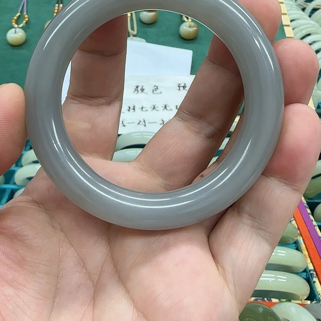 风***画未镶嵌手镯和田玉