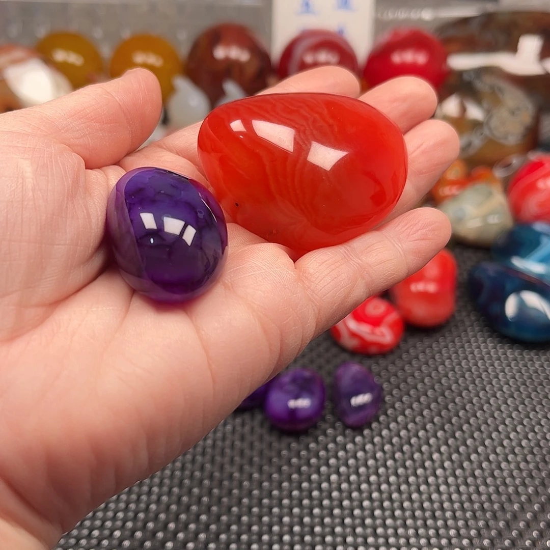 韧***了玛瑙/玉髓未镶嵌珠宝奇石