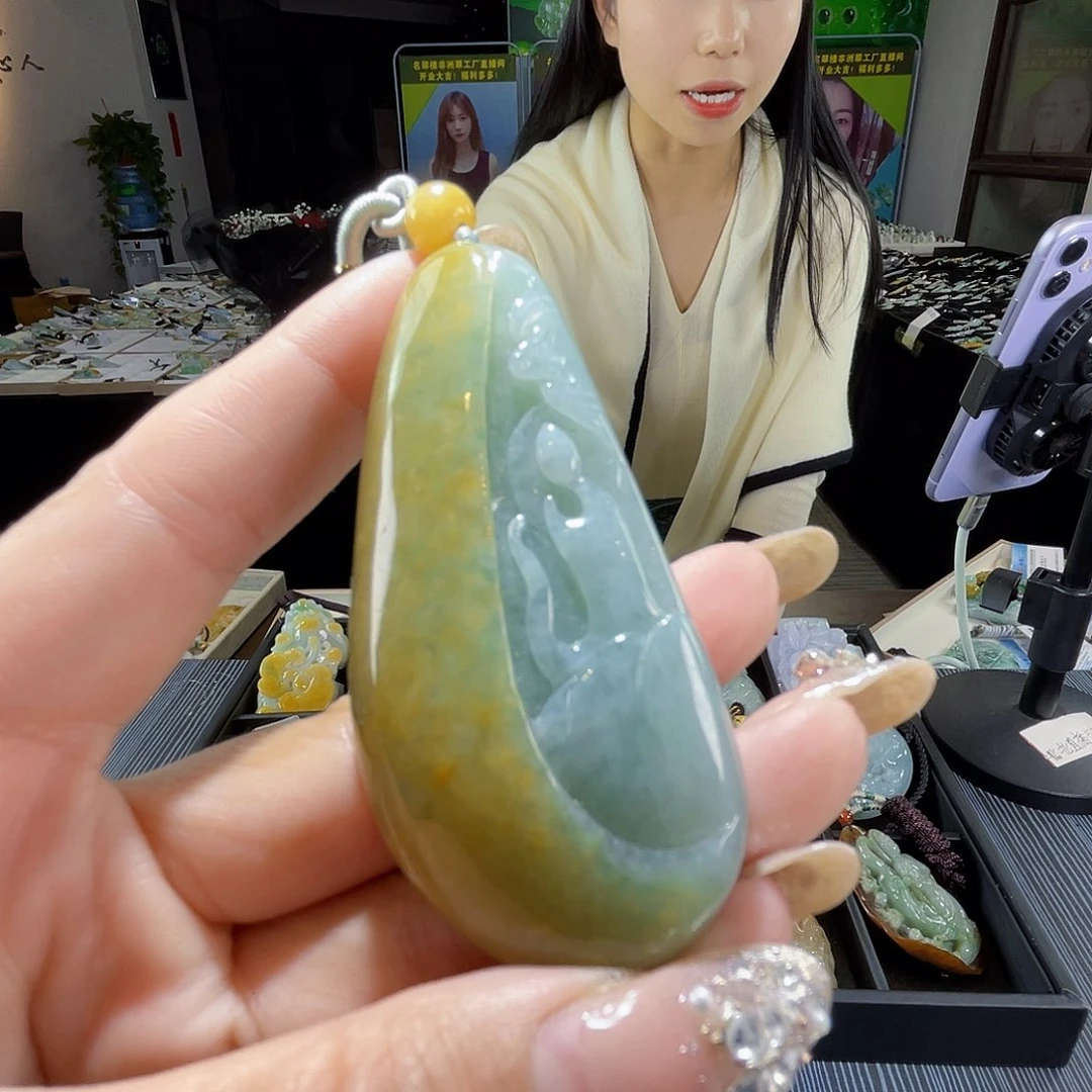 颈饰未镶嵌翡翠一