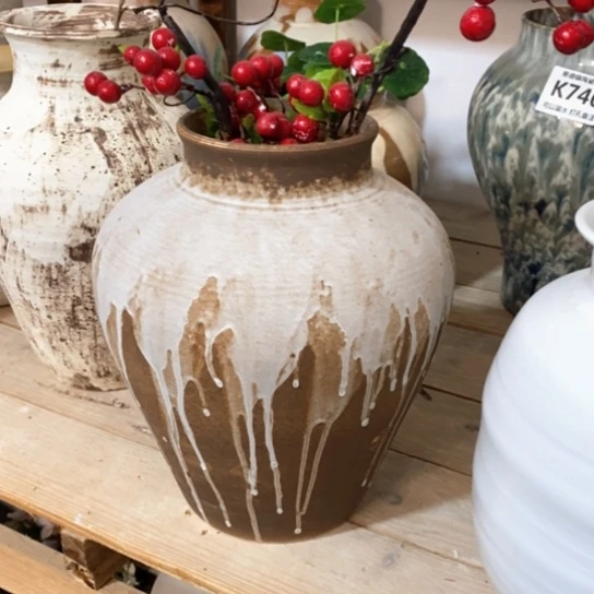 瓶景德镇陶瓷。景德镇陶瓷