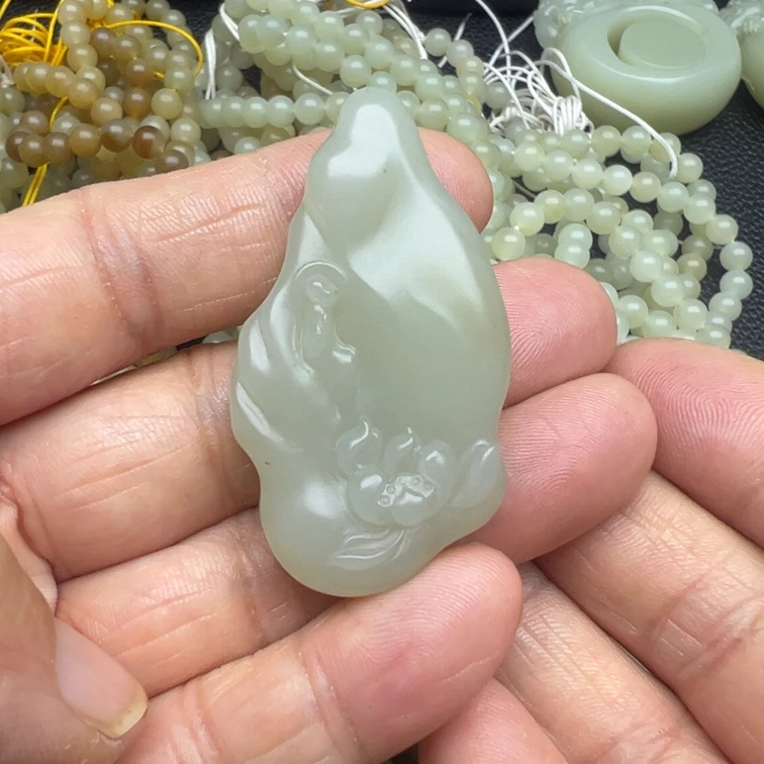 和田玉（糖玉）未镶嵌吊坠(不含链)