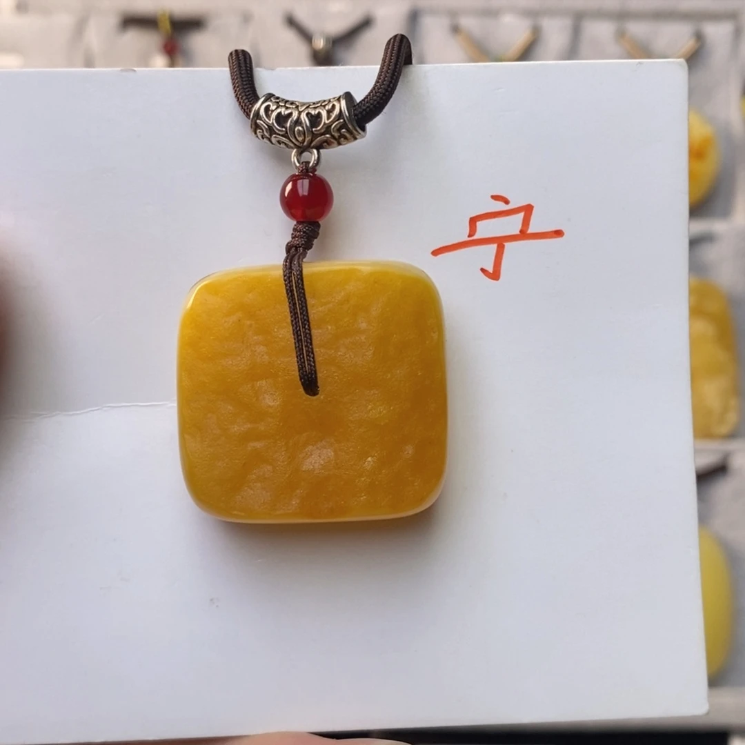 悦***活未镶嵌琥珀珠宝奇石