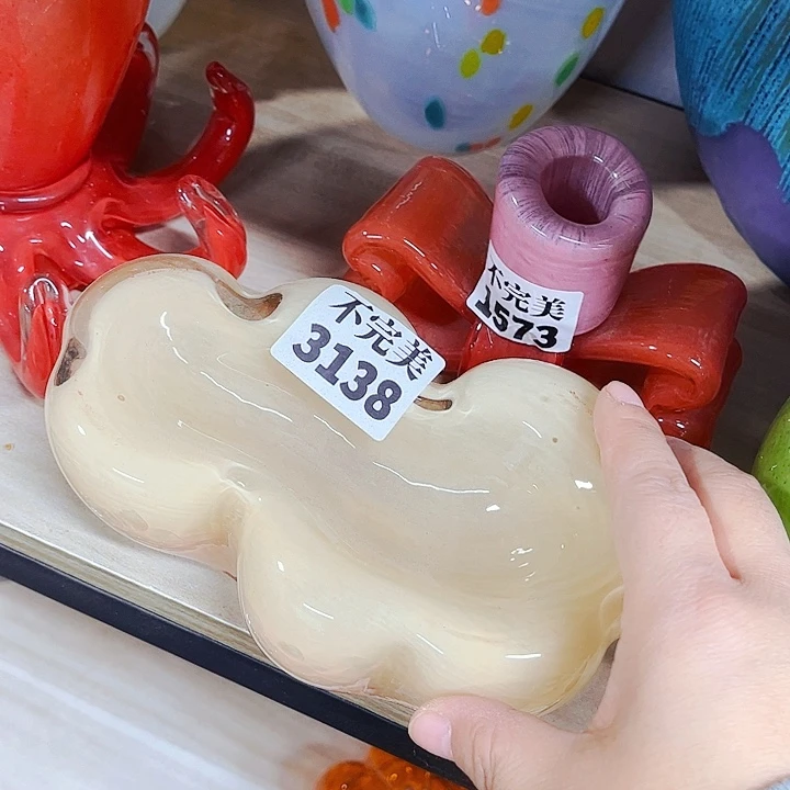 3138 家悦琉璃花瓶摆件不完美