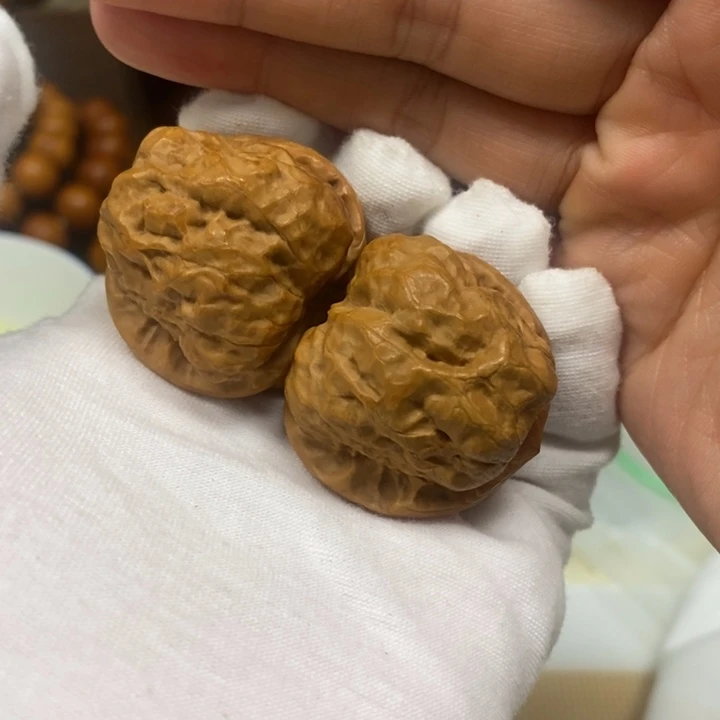 文玩核桃吊坠蛤蟆头