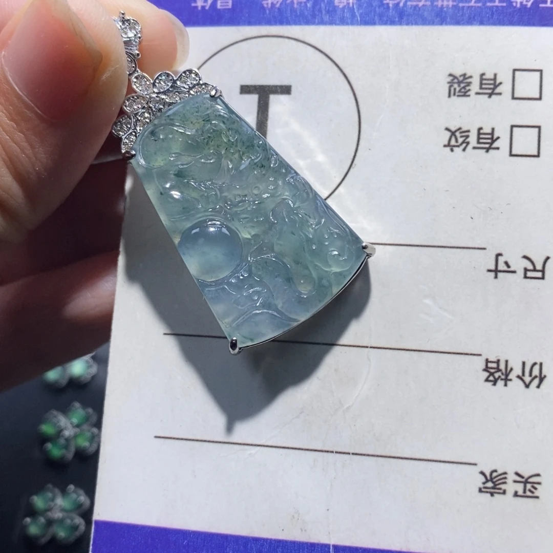 翡翠未镶嵌颈饰翡翠