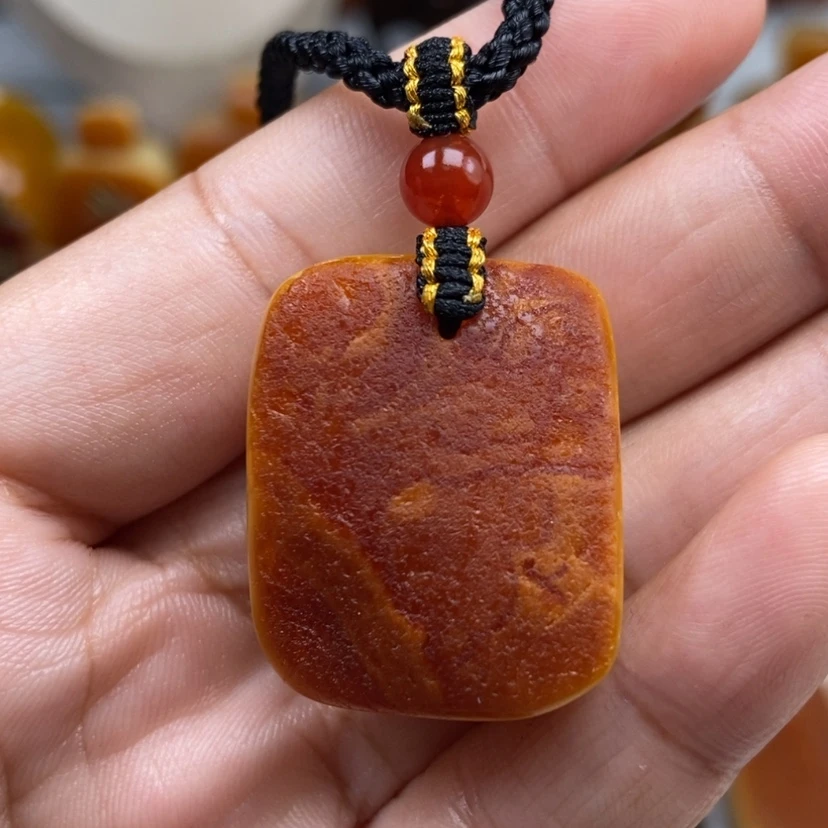 【闪购商品】琥珀颈饰未镶嵌