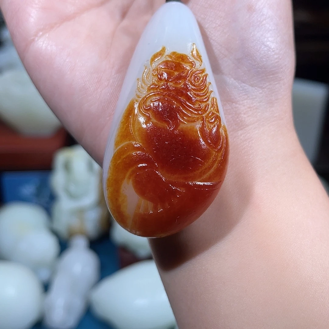 颈饰未镶嵌和田玉（糖玉）
