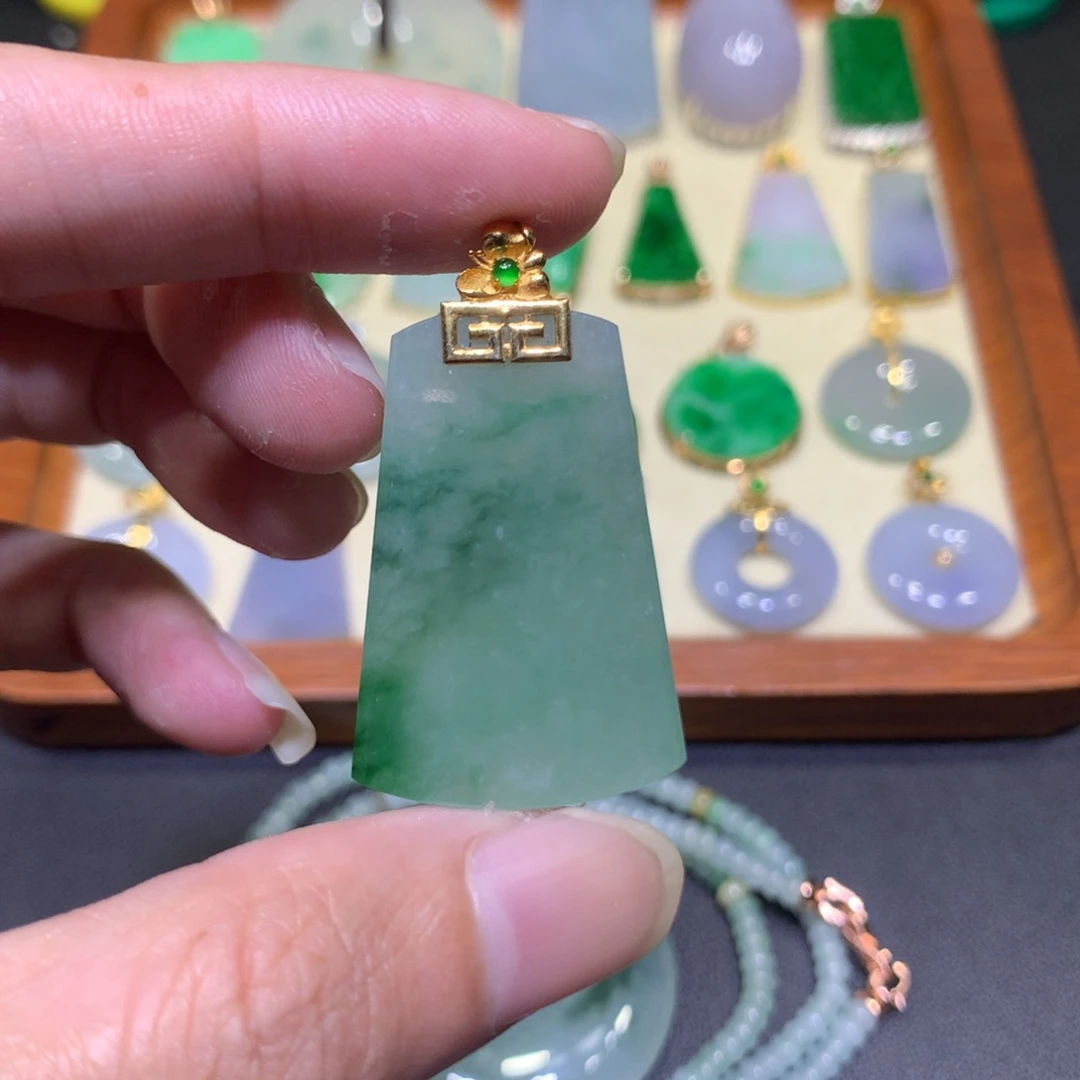 翡翠18K金镶嵌吊坠(不含链)