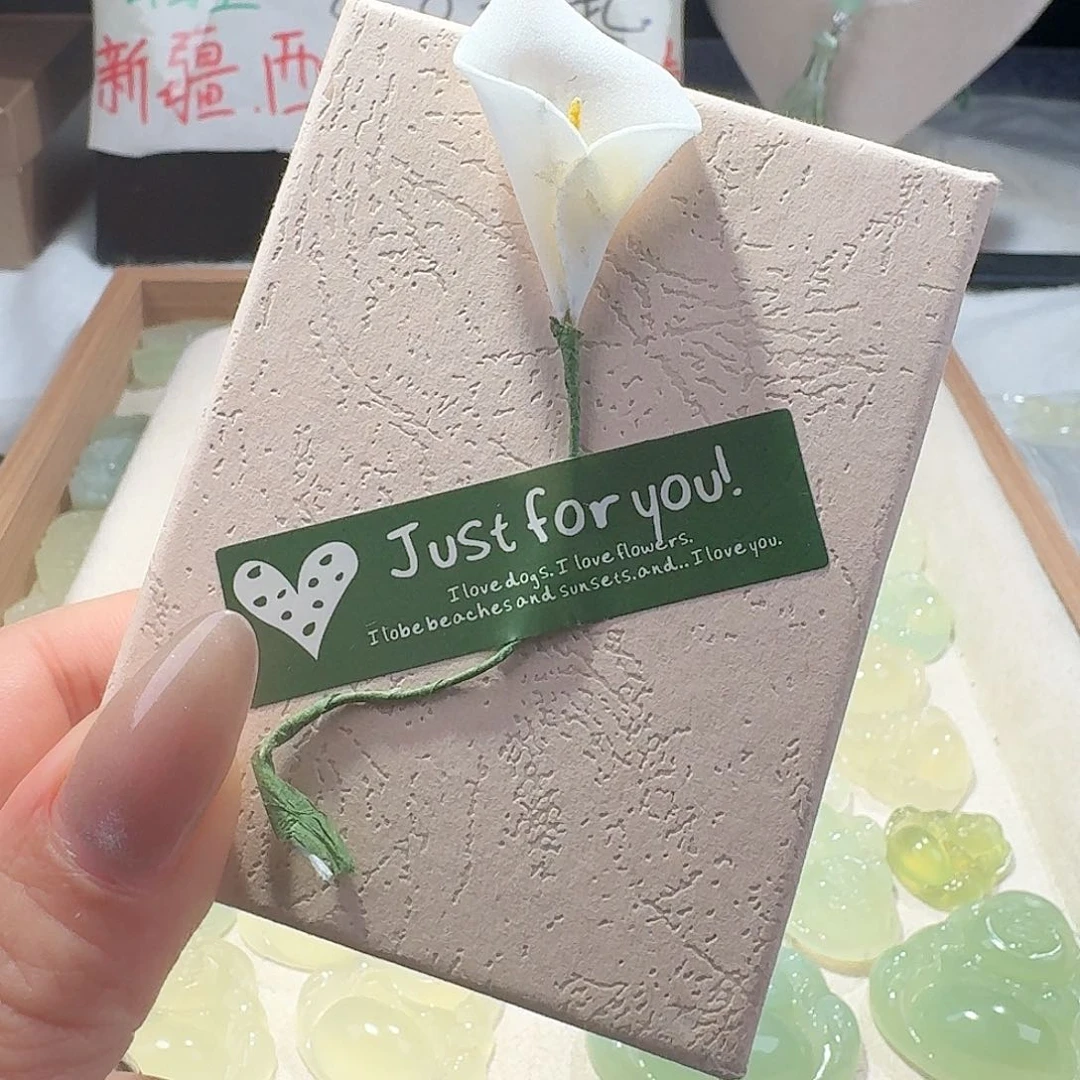 蛇纹石玉颈饰合金精美礼品