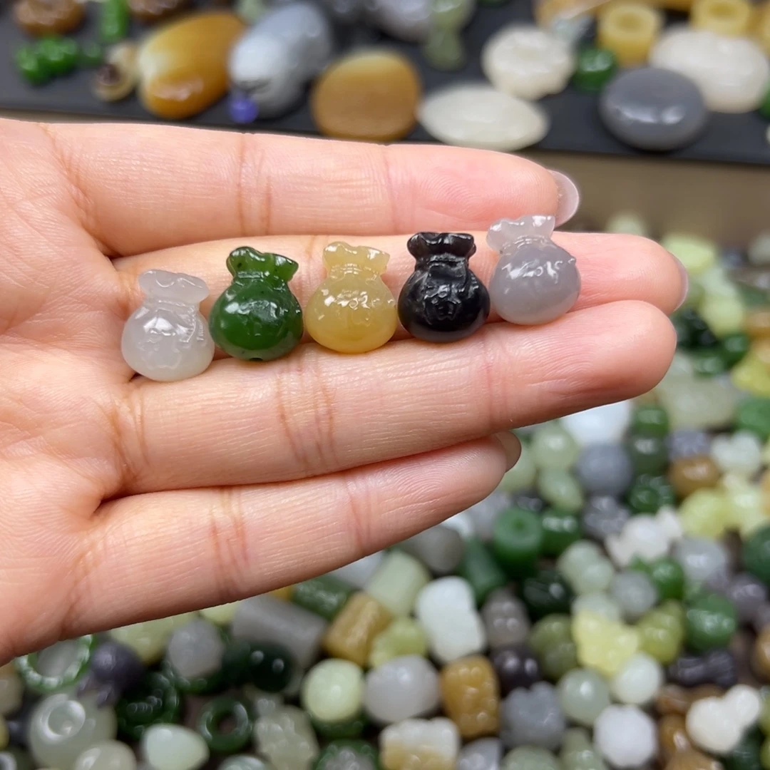 和田玉未镶嵌颈饰128一个多样性发其一