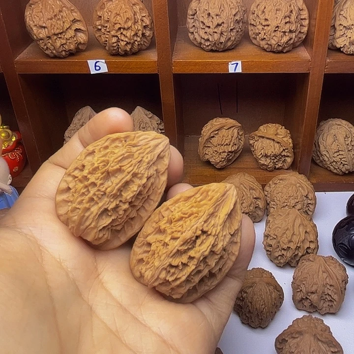 桃核把件35尺鸭嘴核桃