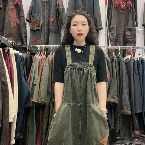 刺绣招财猫牛仔背带裙