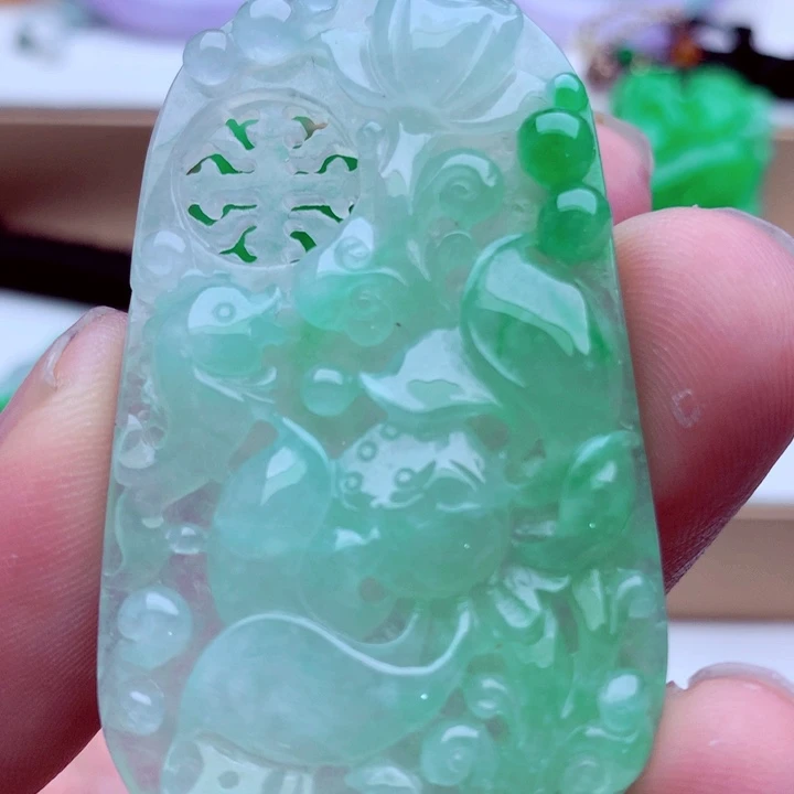 翡翠未镶嵌吊坠(不含链)