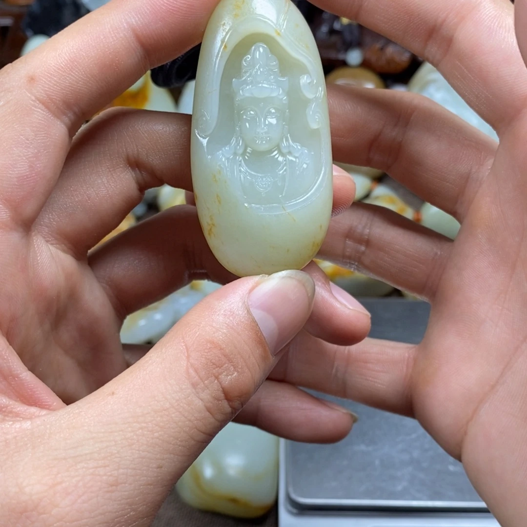 和田玉未镶嵌把件