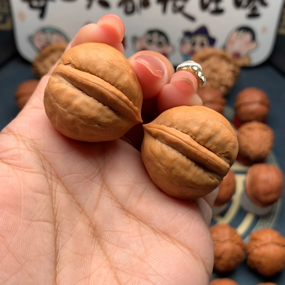 文玩核桃把件欢*。核桃