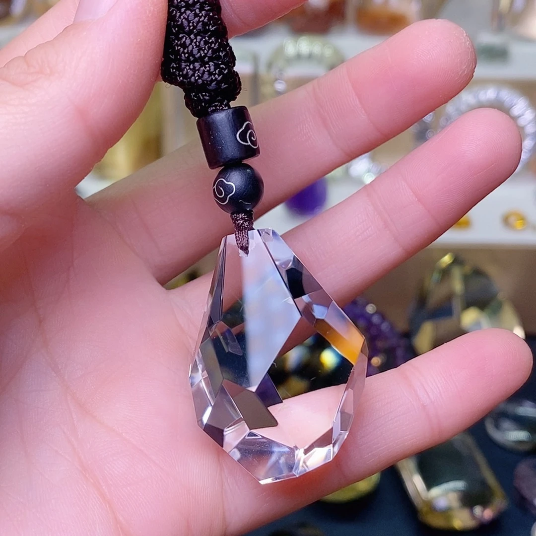 水晶吊坠(赠链)未镶嵌