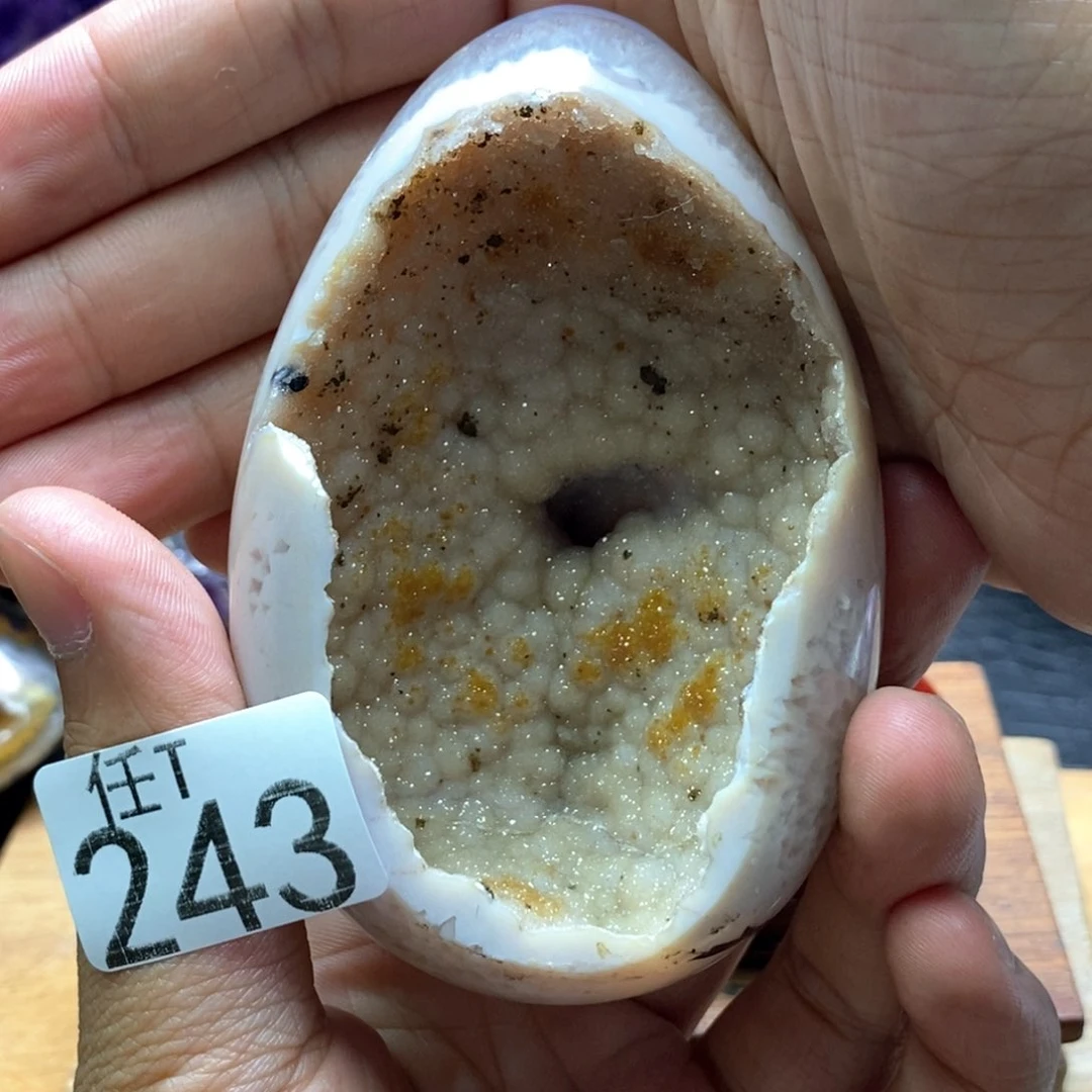 未镶嵌水晶大型摆件（非配饰）