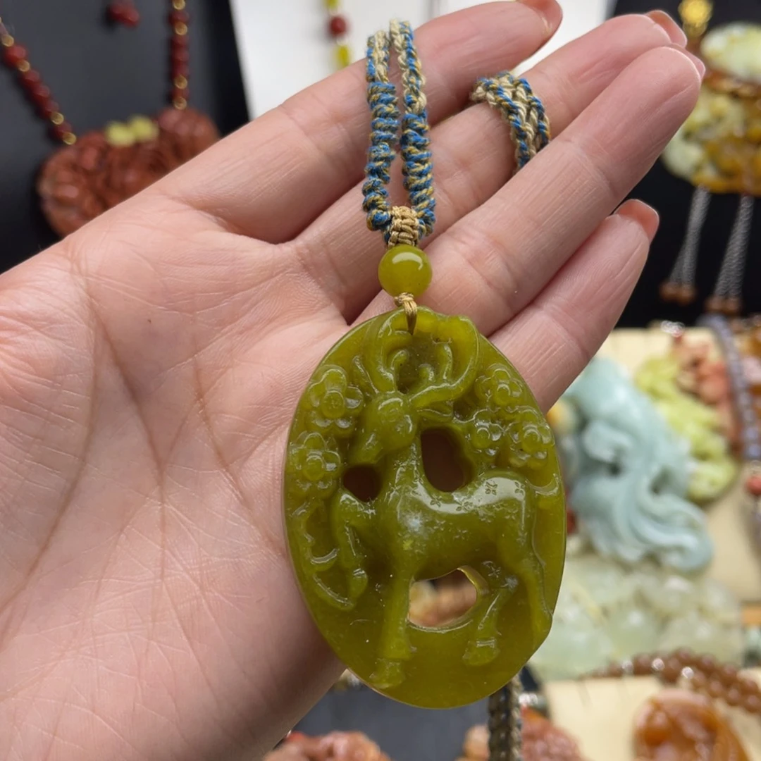 未镶嵌蛇纹石玉颈饰