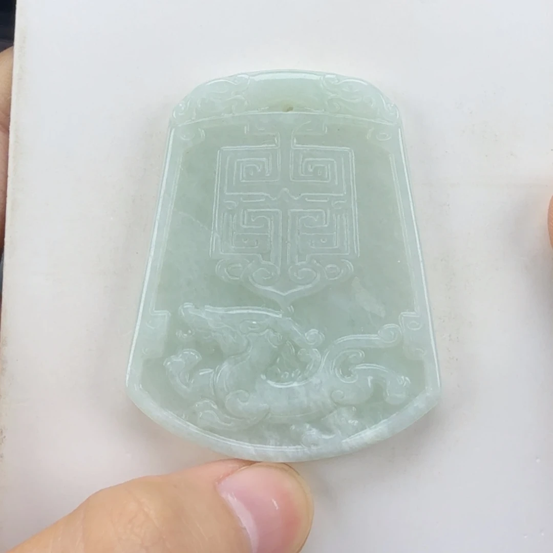 翡翠挂件未镶嵌翡翠